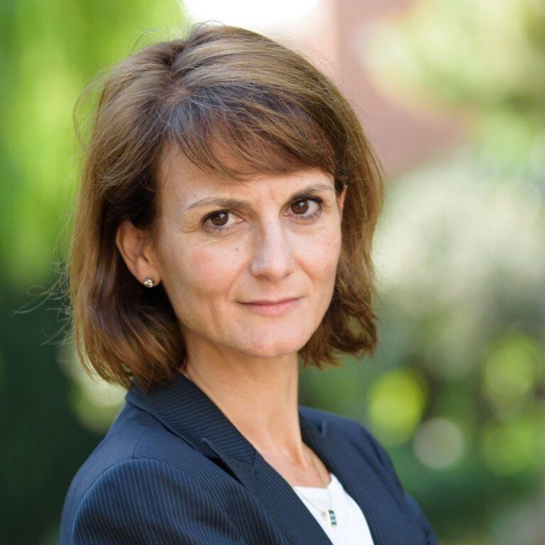 Entrevista a Susanna Arasa, directora de Comunicación de IESE Business School