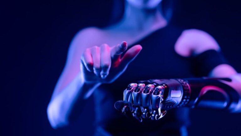 Repara tu Deuda Abogados nombra a una inteligencia artificial como su nueva directora ejecutiva