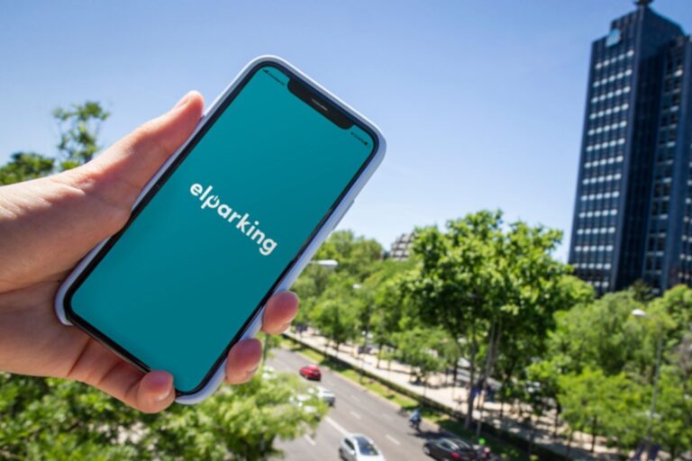 DEKRA y ElParking se unen para agilizar el pago de la ITV
