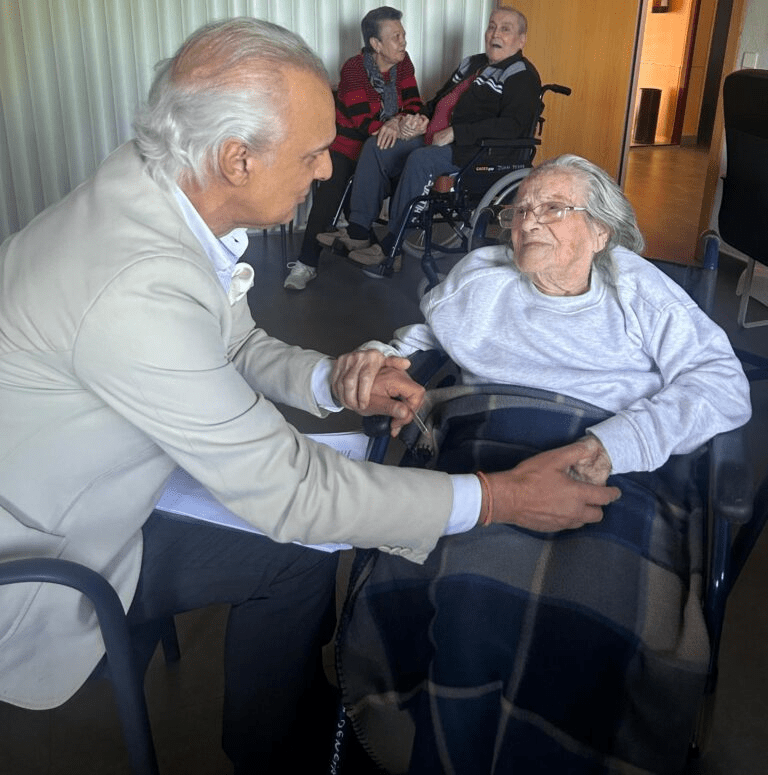 Teodora, la madrileña más longeva revela su secreto con 112 años, de la mano del doctor De la Peña