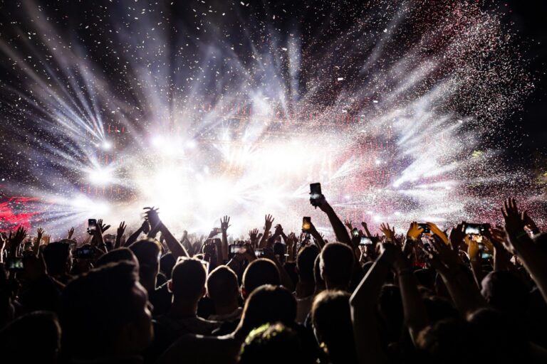Festivales sostenibles en España: DEKRA impulsa la reducción de la huella de carbono en los eventos