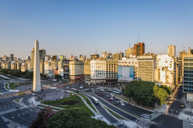 Los destinos más deseados por los españoles estas Navidades y cómo viajar sin arruinarse