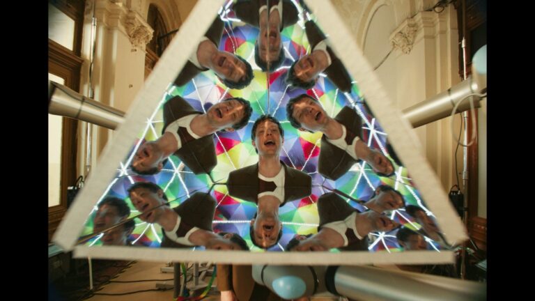 SpecialGuestX impulsa la magia tecnológica detrás de «Love», el nuevo videoclip de OK Go
