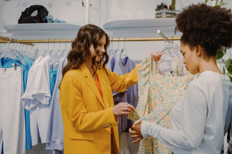 De dependiente a asesor: cómo la tecnología RFID está transformando al empleado en tienda