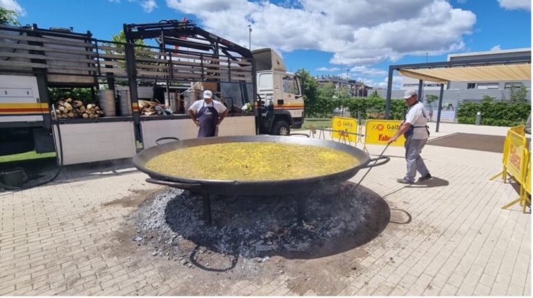 La residencia de mayores Bouco Las Rozas organiza una paella récord Guinness en el Día de la Familia