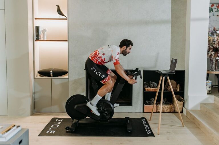 A la venta la ZBike Infinity, la bicicleta indoor de ZYCLE más realista del mercado
