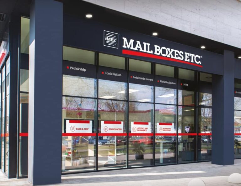 Abrir una franquicia en 2025: más oportunidades y un modelo como MBE que responde al mercado