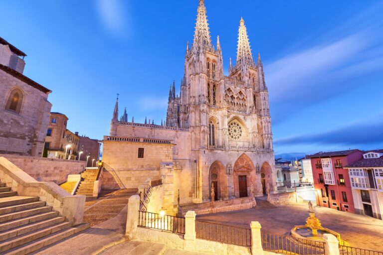 KAYAK: Alemanes, daneses y franceses lideran búsquedas para viajar a España en 2025