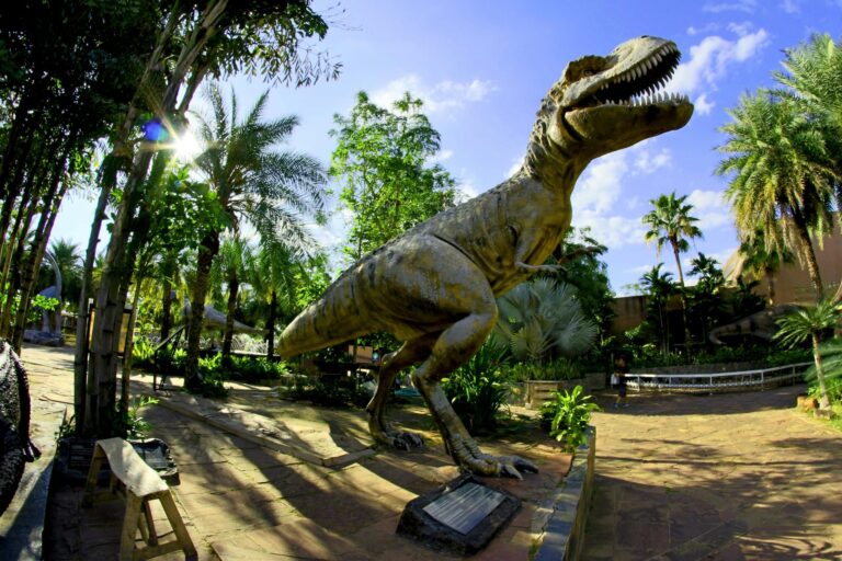 Los dinosaurios llegan a la Sierra de Madrid: DINOLANDIA abre el 2 de abril en San Martín de Valdeiglesias