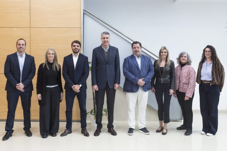 El alcalde de Badalona visita la sede de IAG Auction para conocer el modelo de eficiencia en la gestión de activos