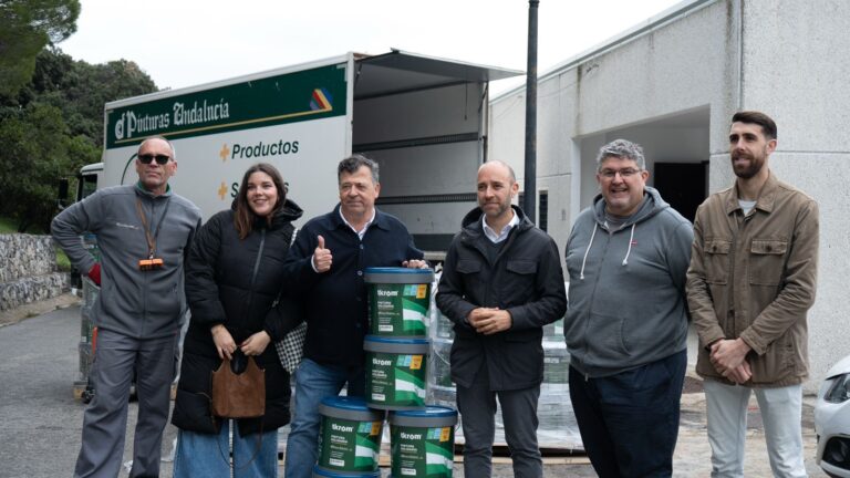 Empresas que dejan huella: Pinturas Andalucía dona 8.000 litros de pintura ‘solidaria’
