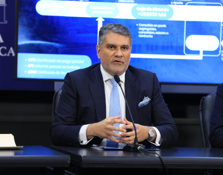 Andrés Farrugia impulsa financiamiento de Caja de Ahorros para acelerar obras públicas en Panamá