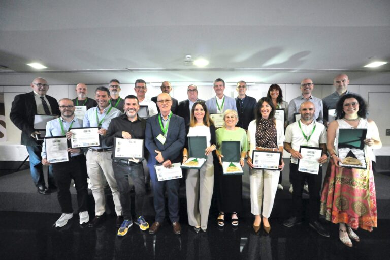 COASHIQ premia en Valencia a las empresas más comprometidas de la industria química y afines