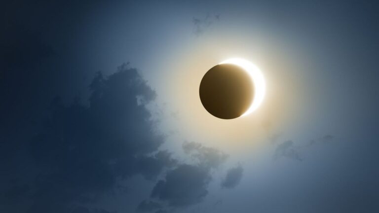 Orange Costa pone el foco en el eclipse total de Sol que oscurecerá Alcossebre el próximo 12 de agosto