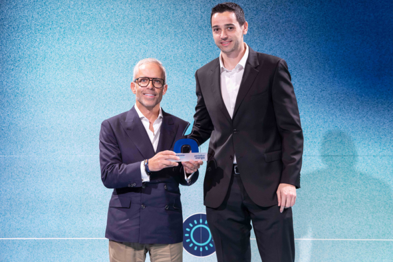 Visalia recibe el Premio a la Mejor Iniciativa de Autoconsumo por sus barrios solares