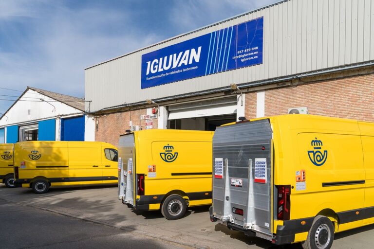 Igluvan convierte los vehículos de Correos en herramientas de trabajo avanzadas