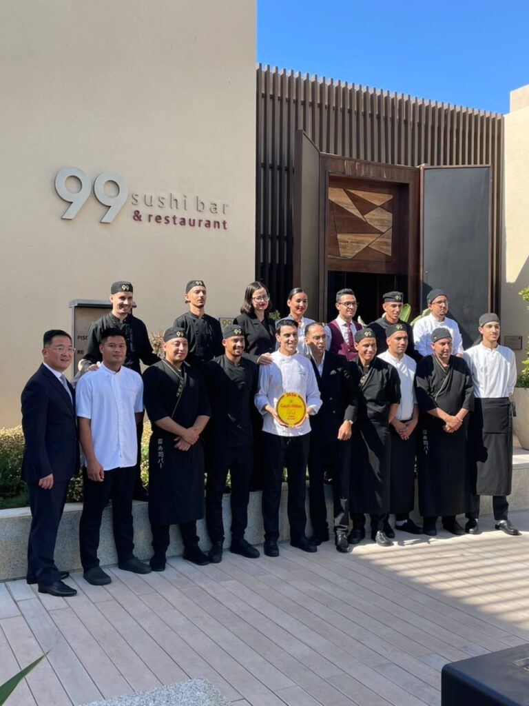 99 Sushi Bar recibe el reconocimiento internacional Dos Toques Gault&Millau en su restaurante de Rabat